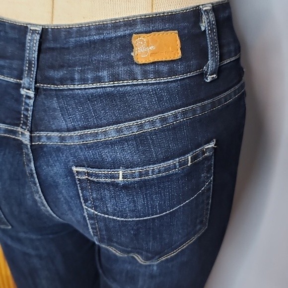 Paige Hidden Hills Jeans Size 26 - Picture 2 of 16
